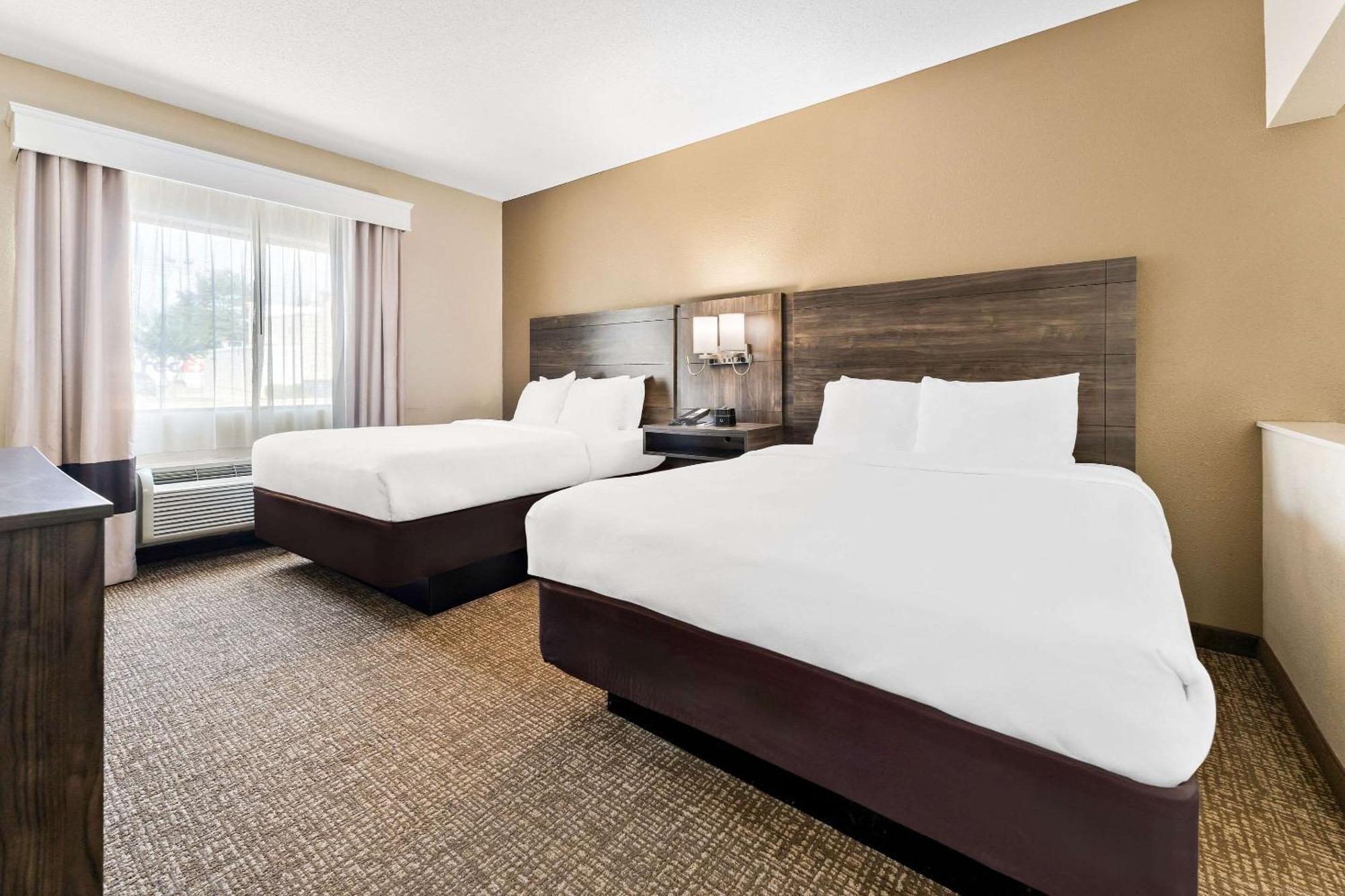 คอมฟอร์ต สวีท ใกล้ฐานทัพอากาศโรบินส์ Hotel วอร์เนอร์ โรบินส์ ภายนอก รูปภาพ